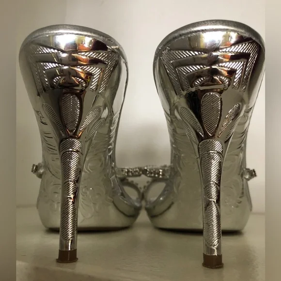 STUNNING SILVER STILETTOS - Picture 5 of 9